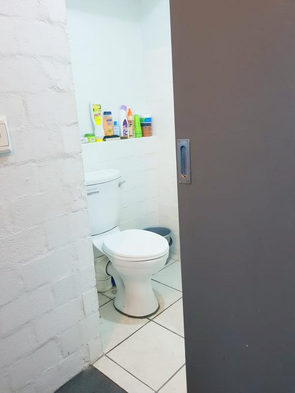 1 Bedroom Property for Sale in Wynberg Western Cape